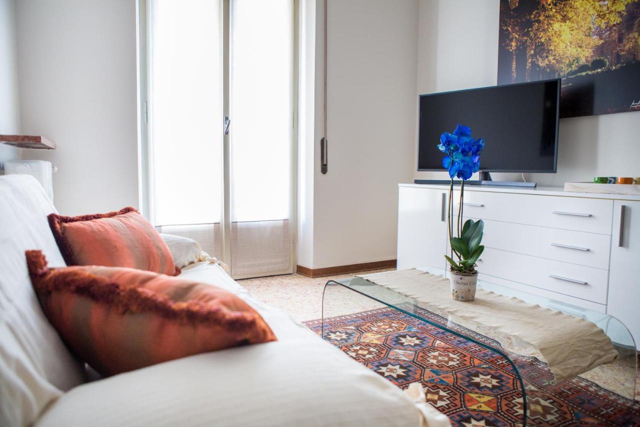 Parma A Due Passi Dal Duomo Apartment المظهر الخارجي الصورة