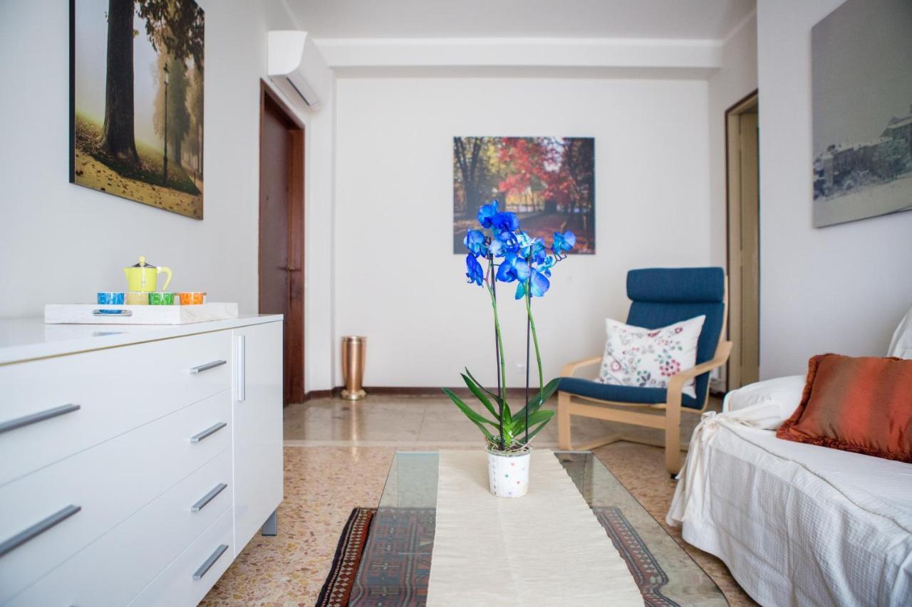 Parma A Due Passi Dal Duomo Apartment المظهر الخارجي الصورة